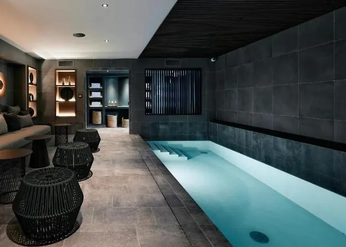 Le Bellune ParisSpa Hotel